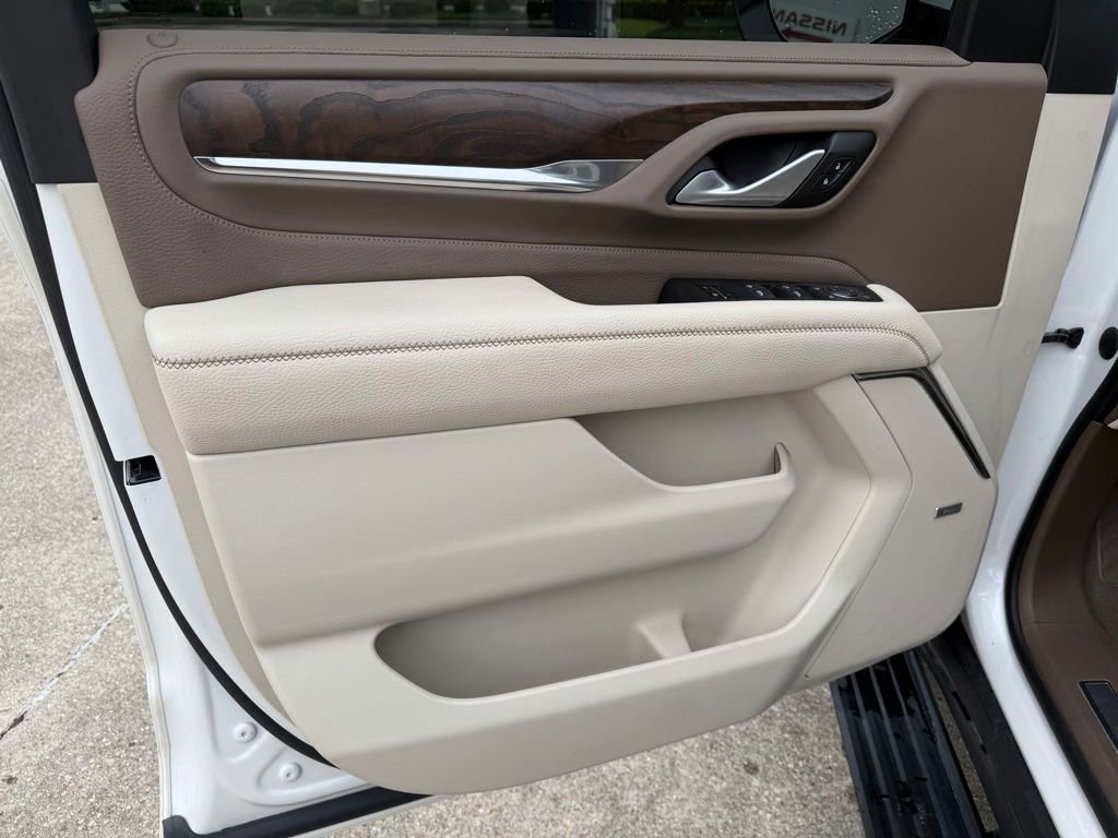Used 2022 GMC Yukon XL Denali RWD image 12