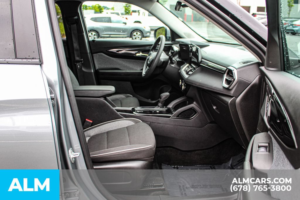 Used 2025 Chevrolet TrailBlazer LT FWD image 17