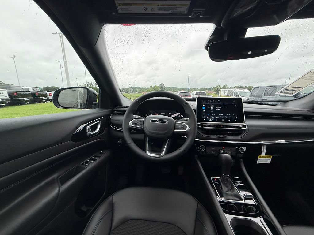 New 2026 Jeep Compass Latitude AWD/4WD image 8