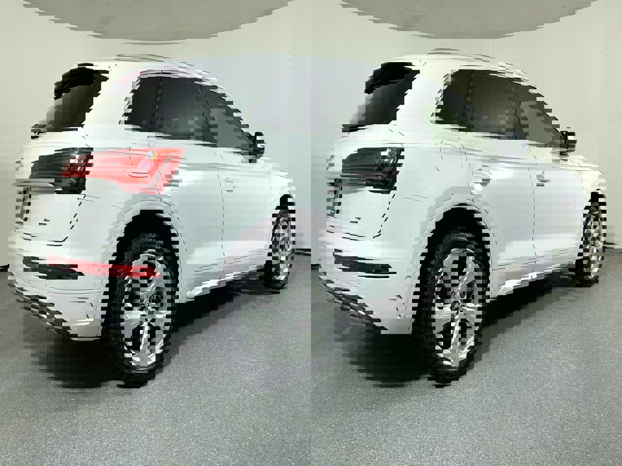 Used 2021 Audi Q5 Prestige w/ Prestige Package image 36