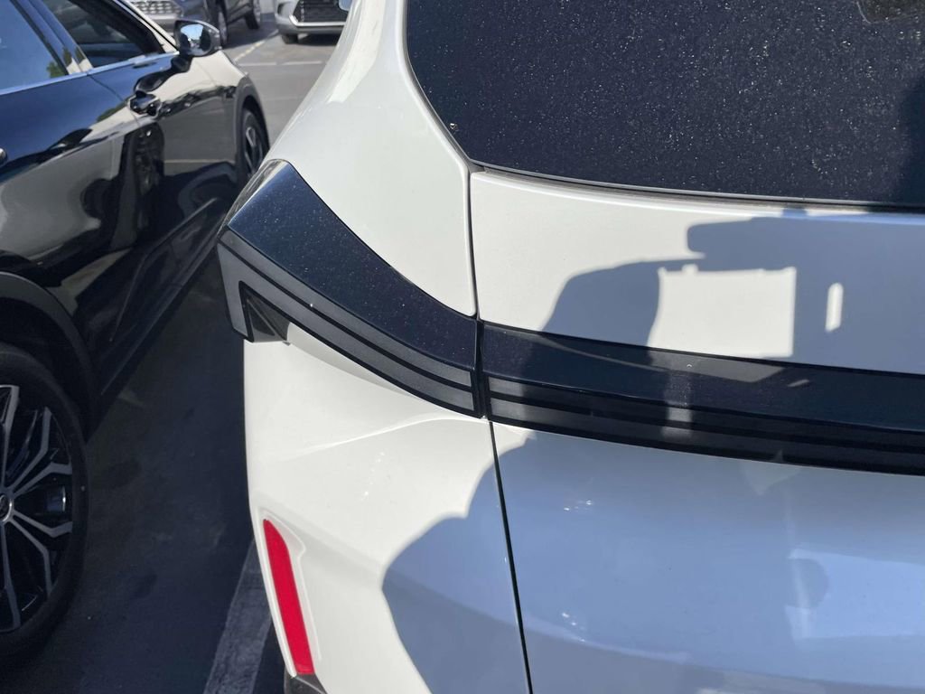 Used 2023 BMW XM image 22