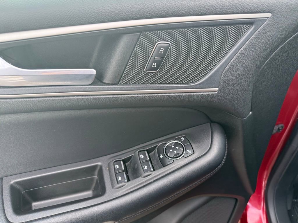 Used 2022 Ford Edge SEL w/ Convenience Package image 7