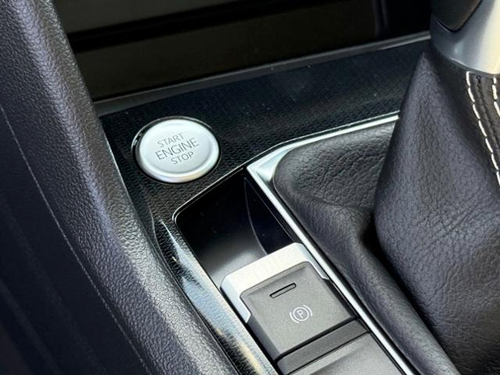 New 2026 Volkswagen Taos SE FWD image 20