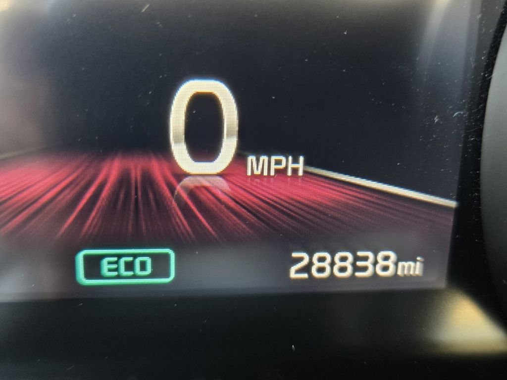 Used 2024 Kia Carnival LX image 22