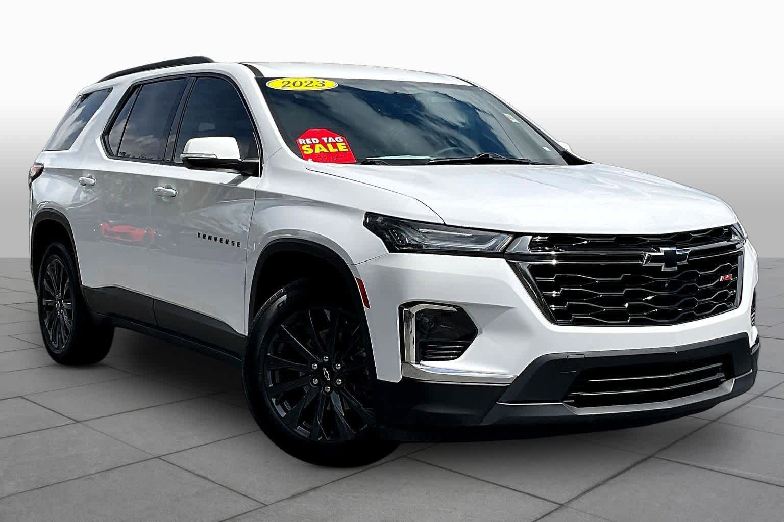 Certified 2023 Chevrolet Traverse RS FWD image 3