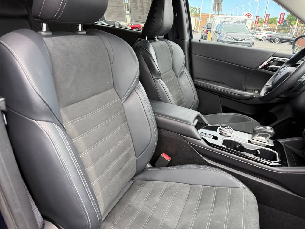 Used 2025 Mitsubishi Outlander SE AWD/4WD image 18