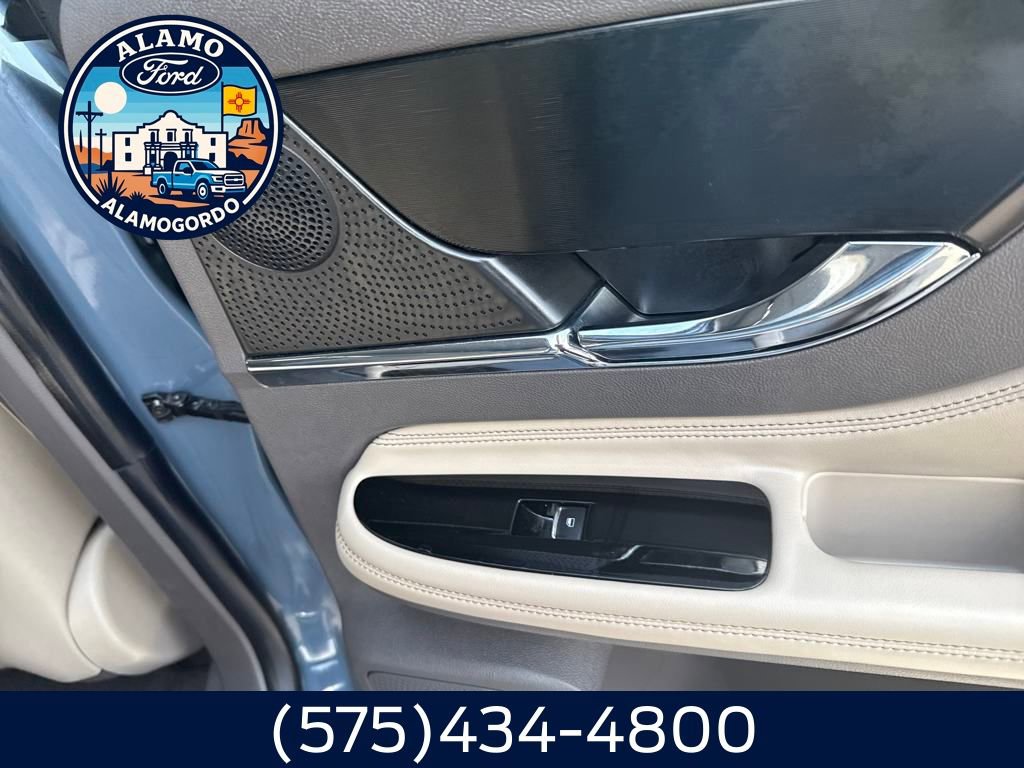 Used 2024 Lincoln Corsair Reserve w/ Equipment Group 201A image 16