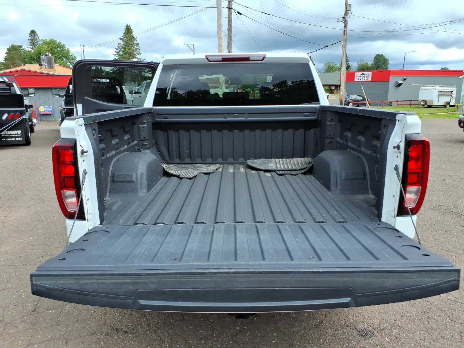 Used 2024 GMC Sierra 1500 Pro w/ Graphite Edition AWD/4WD image 12