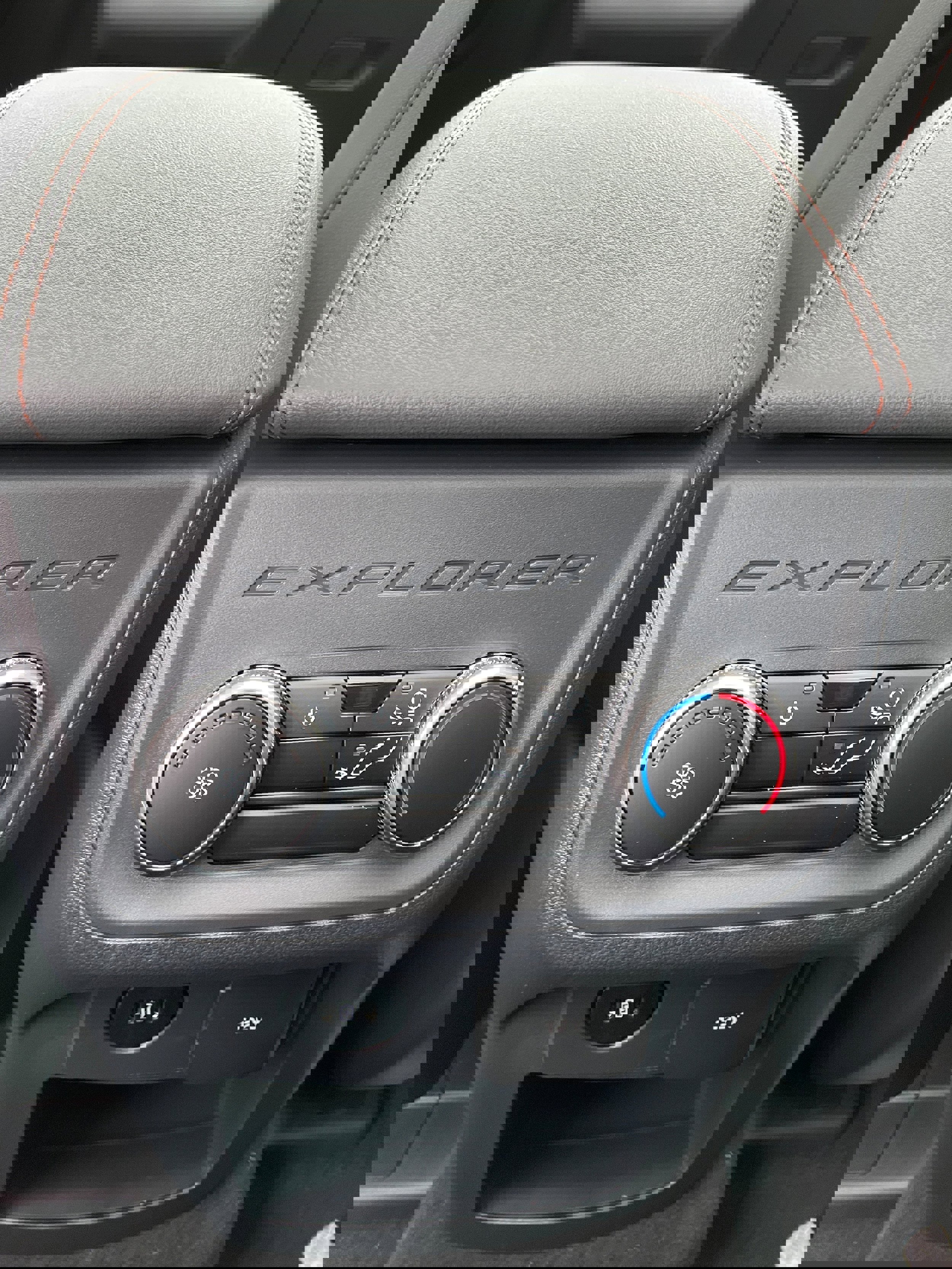 New 2026 Ford Explorer Active w/ Active Comfort Package image 25