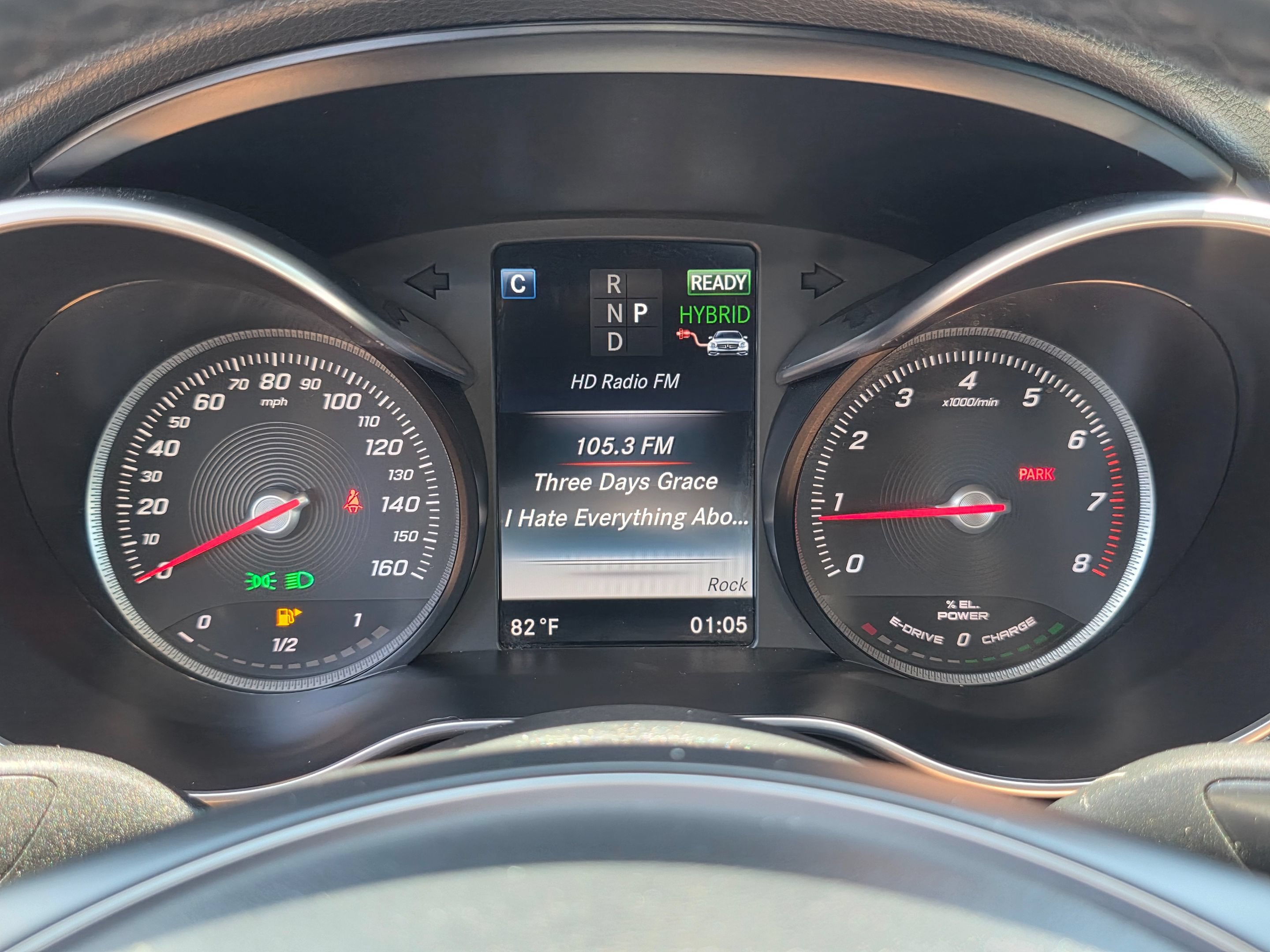 Used 2016 Mercedes-Benz C 350e Sedan w/ Multimedia Package image 23