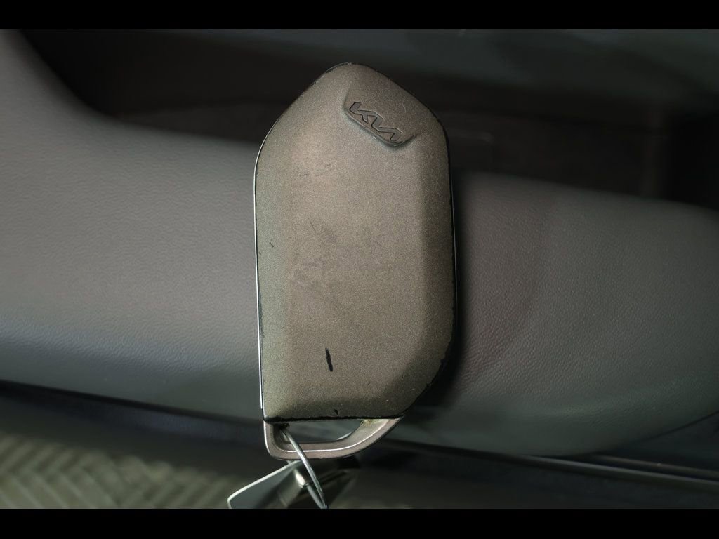 Used 2025 Kia K4 LXS image 28