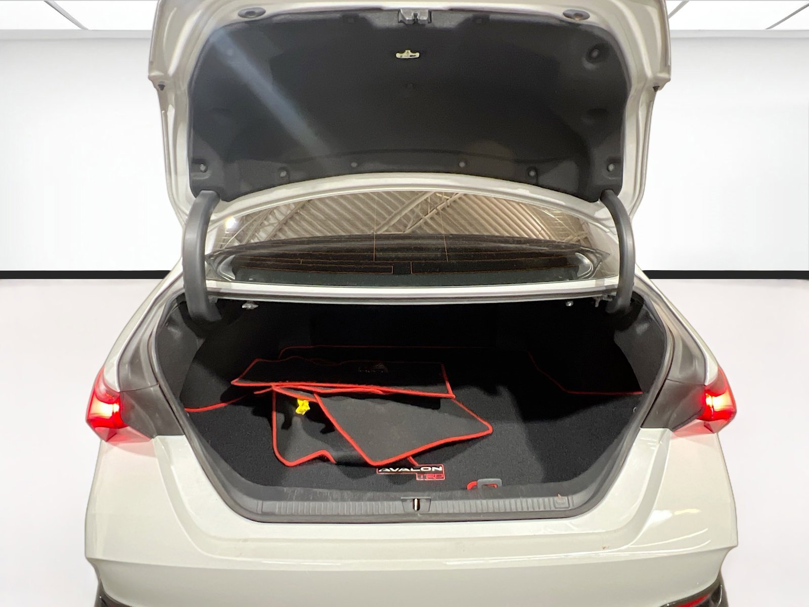 Used 2021 Toyota Avalon TRD image 21