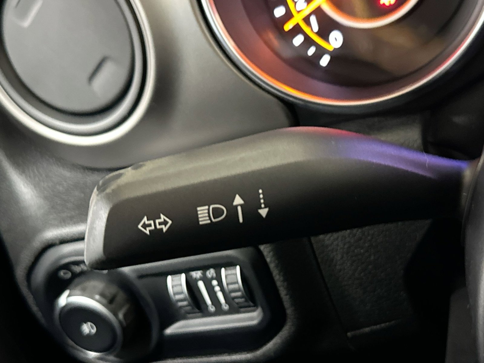 Used 2020 Jeep Wrangler Sport image 29