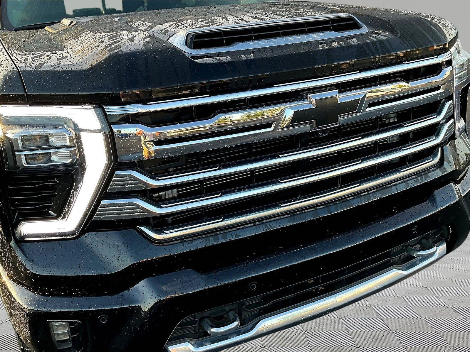 Used 2024 Chevrolet Silverado 2500 High Country w/ Technology Package AWD/4WD image 33