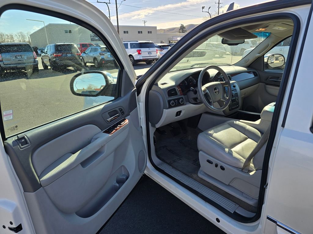 Used 2012 GMC Sierra 1500 SLT w/ SLT White Diamond Edition image 19