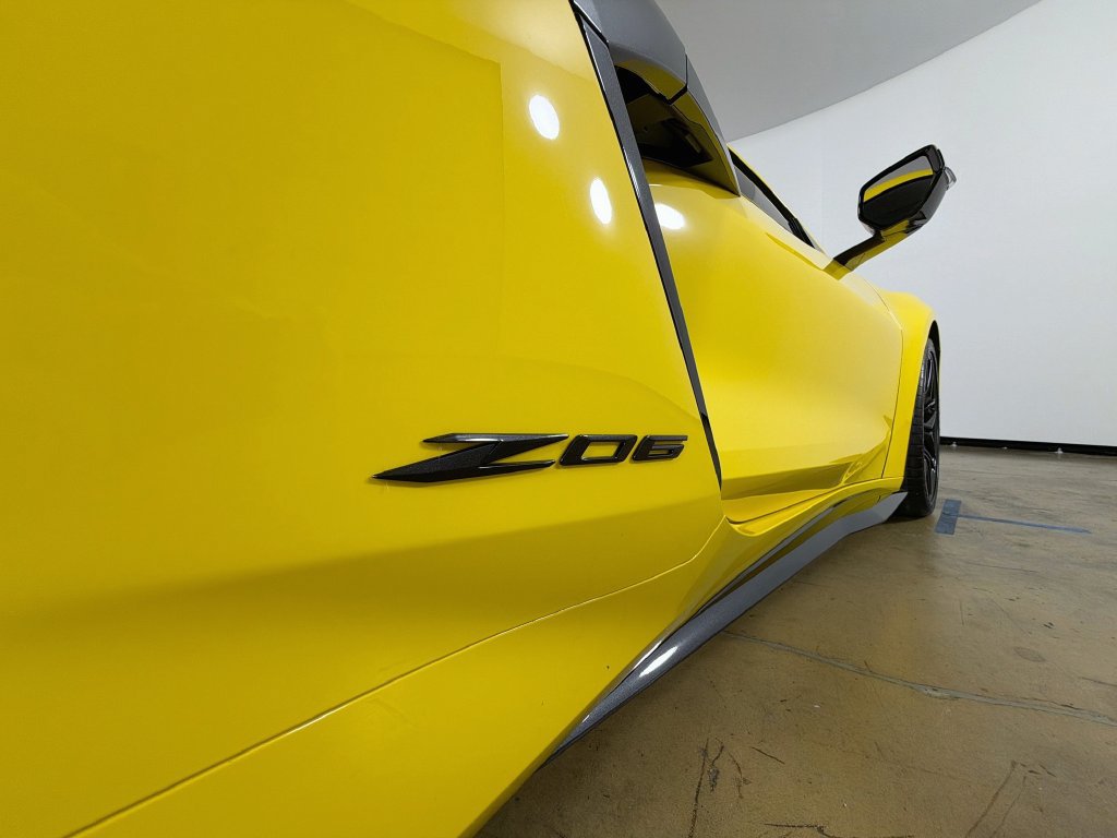 Used 2025 Chevrolet Corvette Z06 RWD image 31