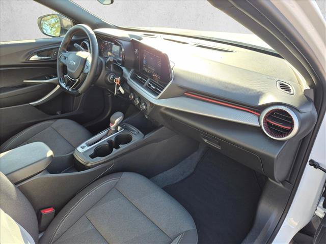 Used 2026 Chevrolet Trax RS FWD image 22