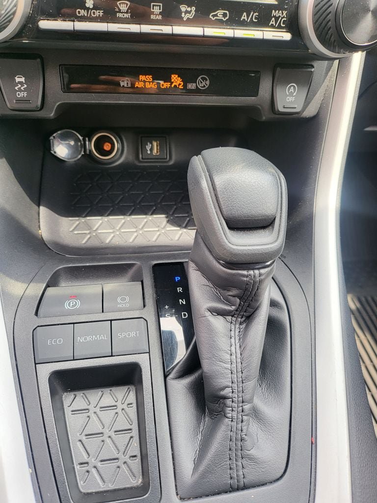 Used 2025 Toyota RAV4 LE FWD image 6