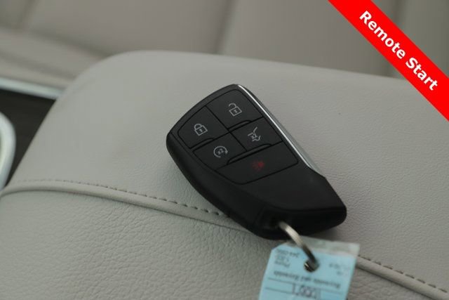 Used 2025 GMC Acadia Denali w/ Super Cruise Package image 3