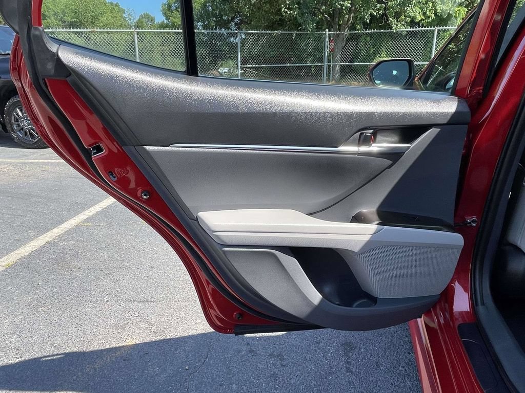 Used 2024 Toyota Camry SE w/ Convenience Package FWD image 17