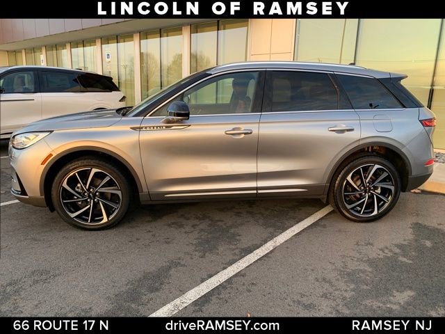 Used 2024 Lincoln Corsair Reserve w/ Equipment Group 201A image 2
