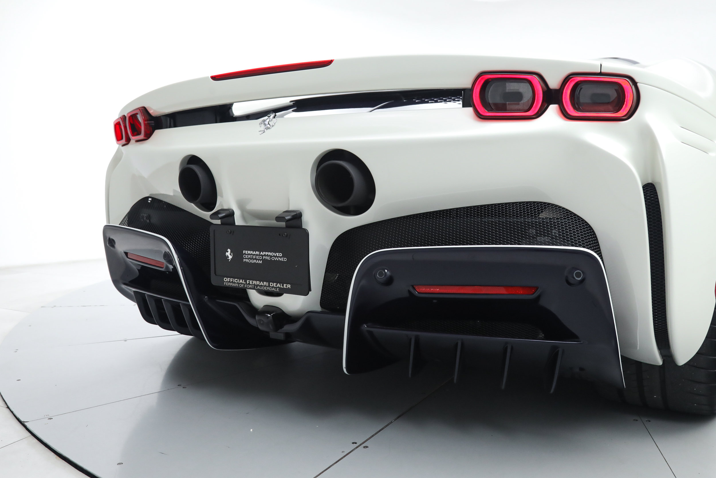 Certified 2022 Ferrari SF90 Spider AWD/4WD image 18