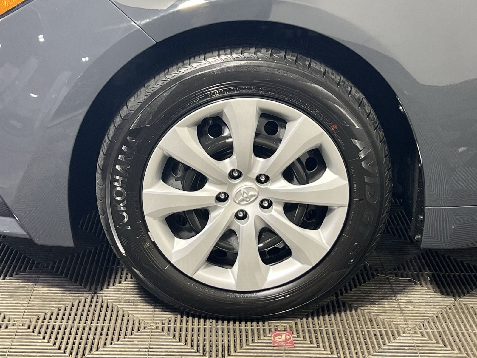 Used 2025 Toyota Corolla LE AWD/4WD image 13