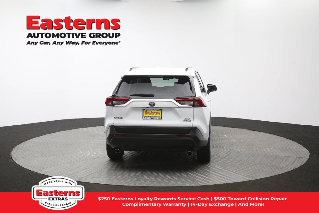 Used 2022 Toyota RAV4 XLE AWD/4WD image 38