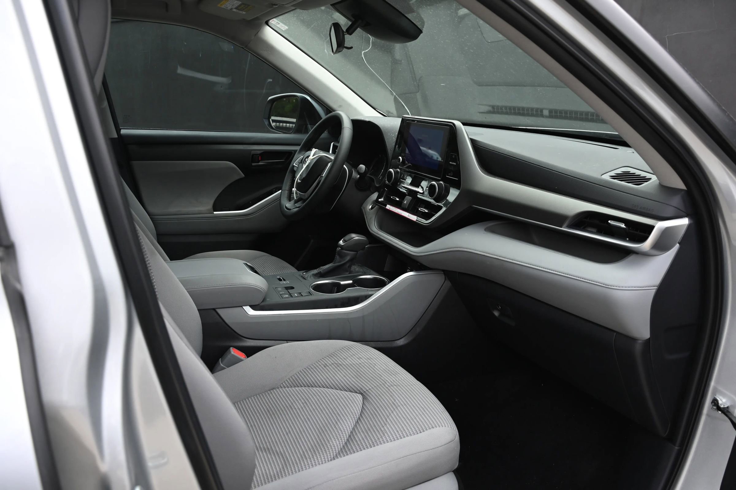 Used 2025 Toyota Highlander LE image 15