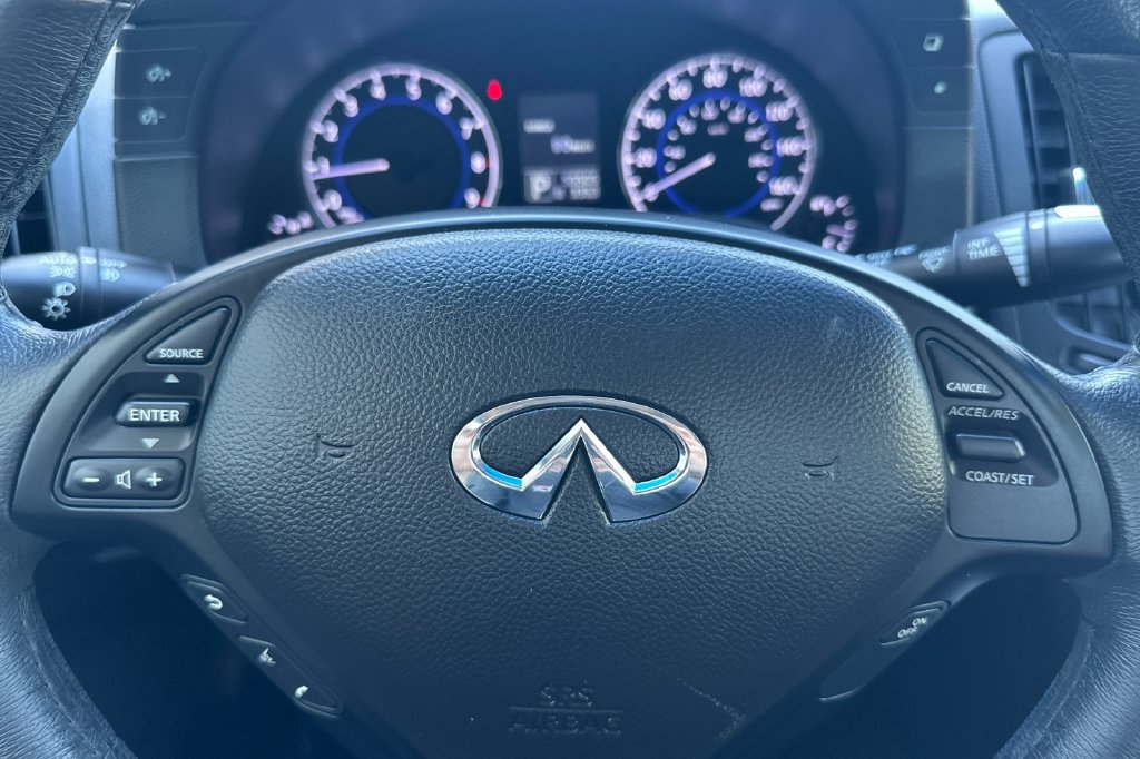 Used 2015 INFINITI Q40 w/ Navigation Package RWD image 22
