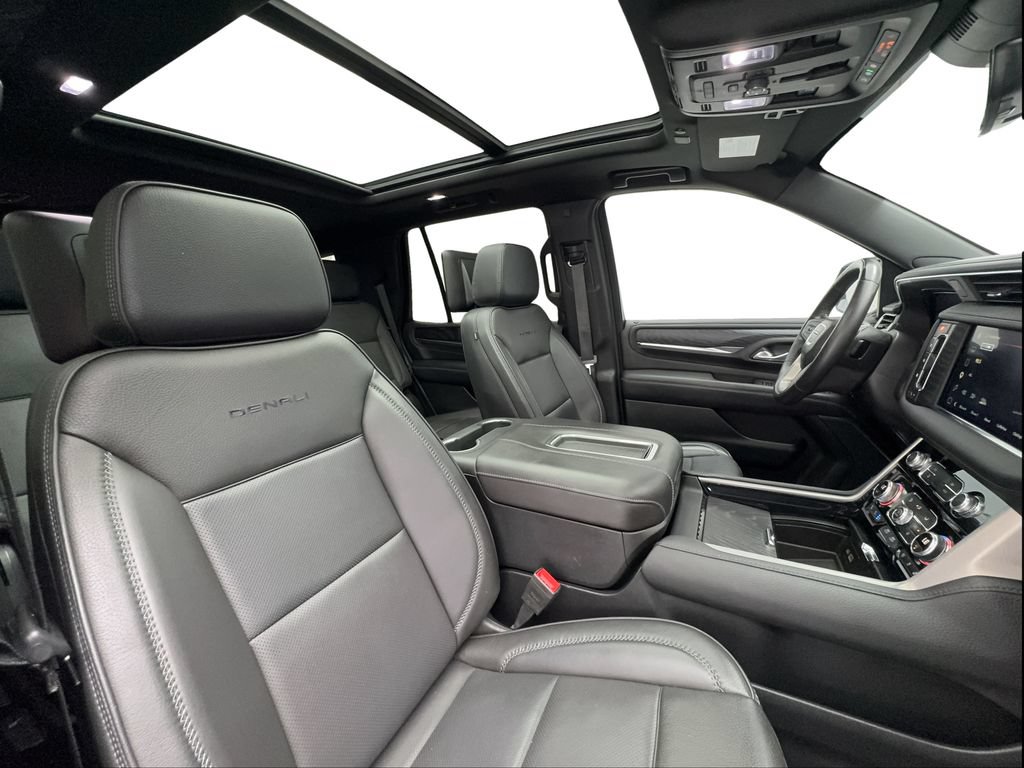 Used 2024 GMC Yukon Denali w/ Advanced Technology Package AWD/4WD image 34