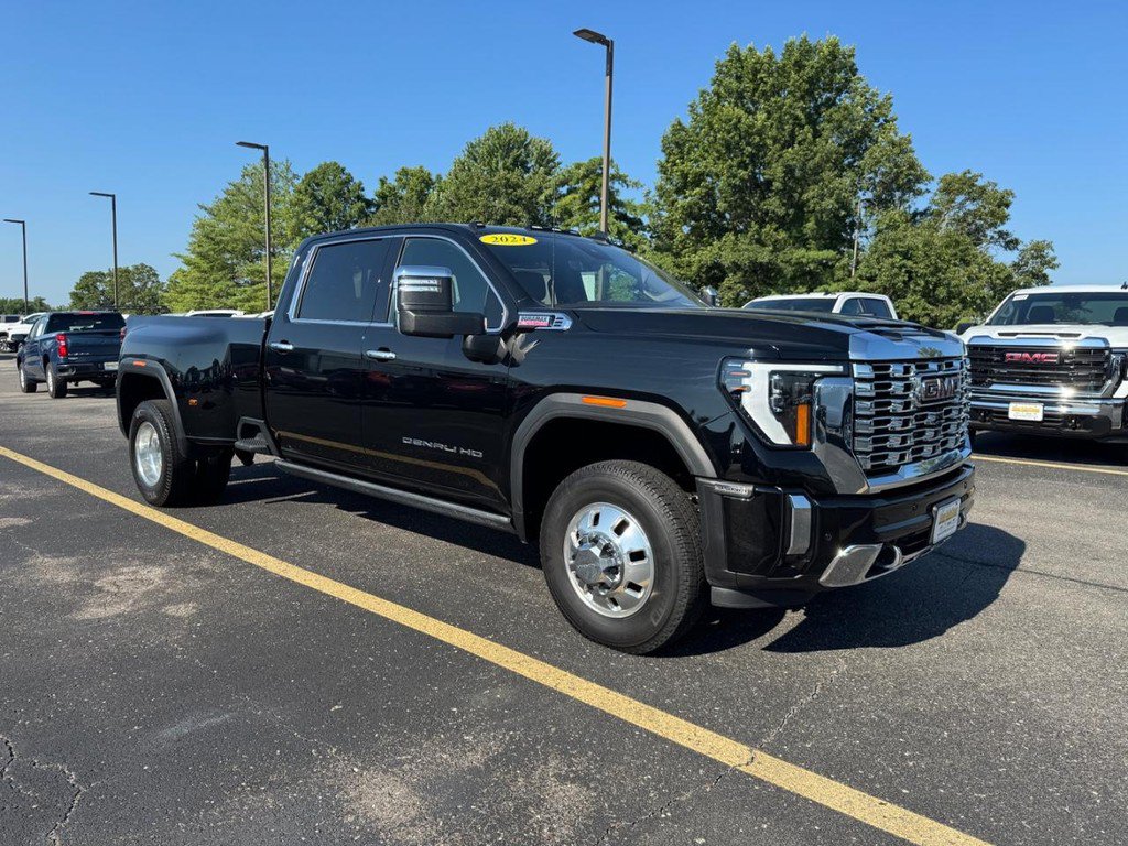 Certified 2024 GMC Sierra 3500 Denali w/ Denali Reserve Package AWD/4WD image 2