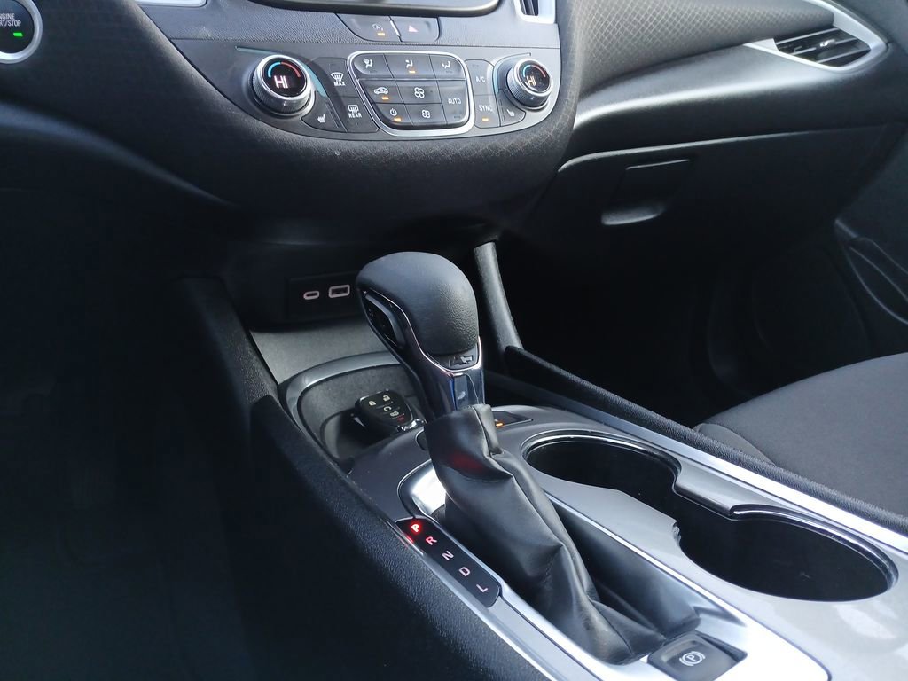 Used 2024 Chevrolet Malibu LT FWD image 15