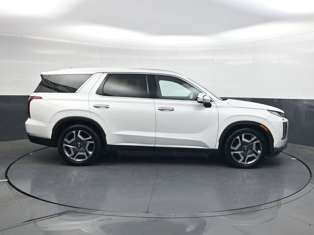 Used 2024 Hyundai Palisade Limited image 3