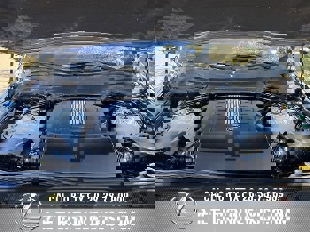 Used 2020 Land Rover Discovery Landmark image 10