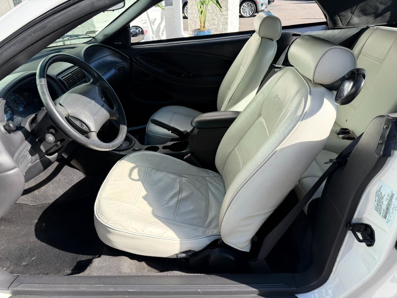 Used 2004 Ford Mustang Convertible RWD image 26