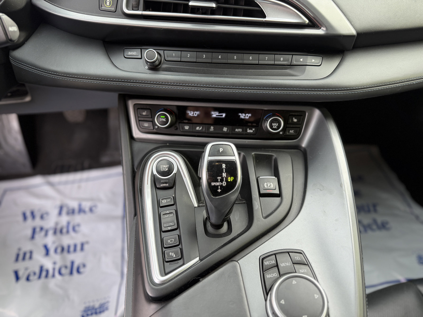 Used 2015 BMW i8 image 26