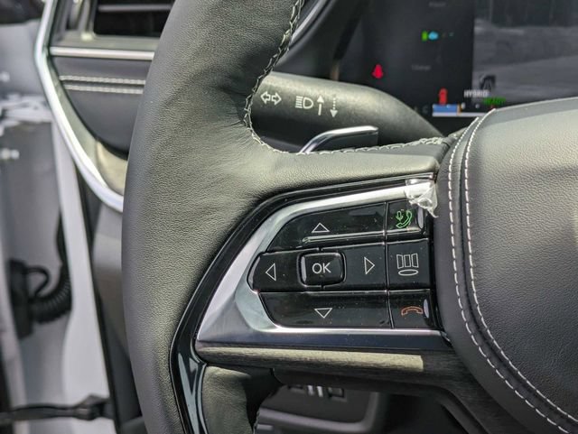 New 2024 Jeep Grand Cherokee Overland w/ Advanced Protech Group III AWD/4WD image 17
