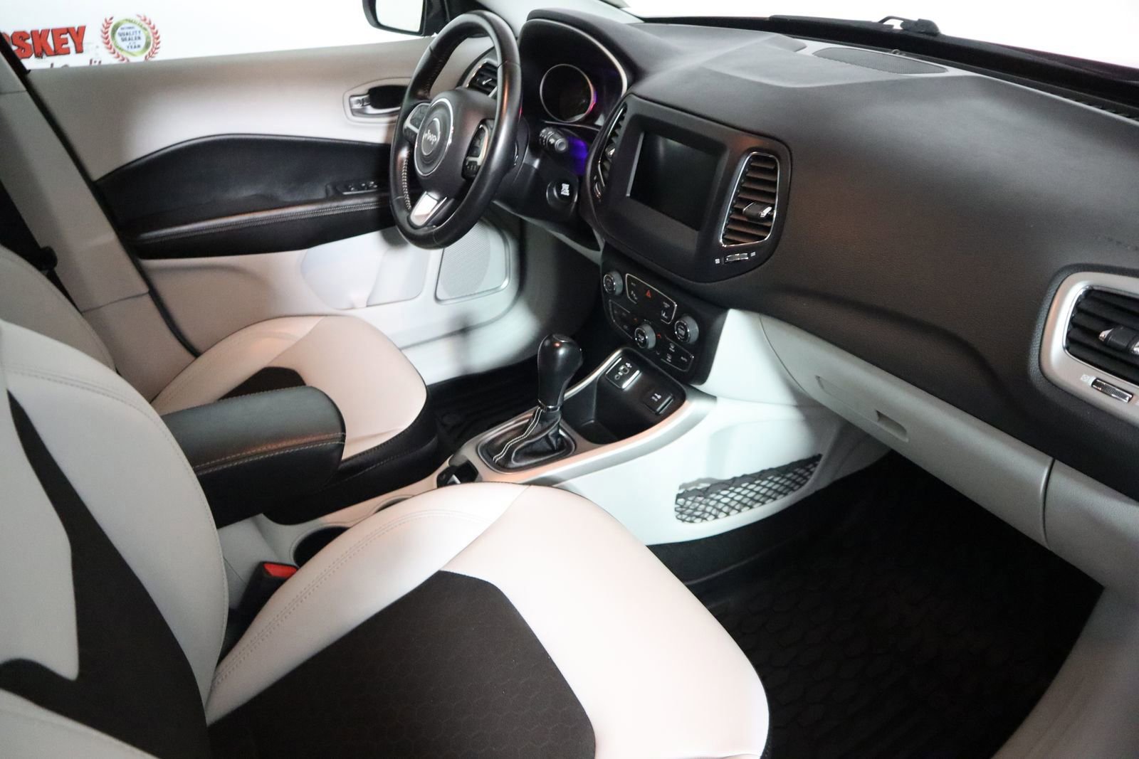 Used 2021 Jeep Compass Latitude w/ Driver Assistance Group image 59