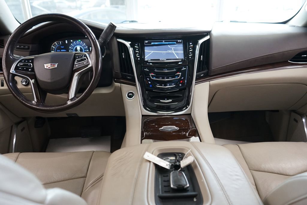 Used 2017 Cadillac Escalade ESV Luxury image 47