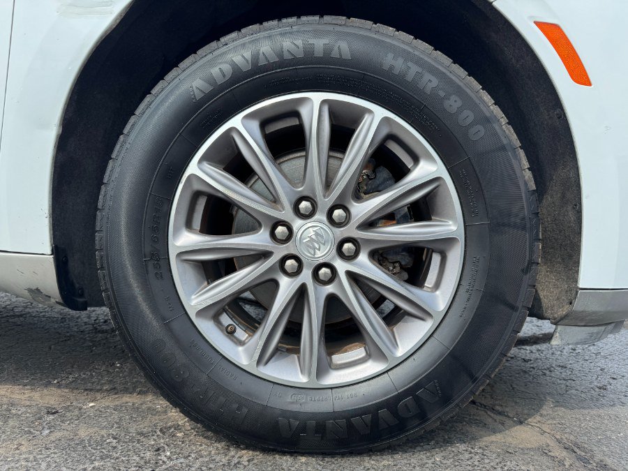 Used 2022 Buick Enclave Essence FWD image 13