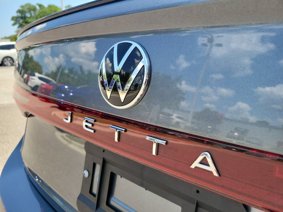 New 2026 Volkswagen Jetta SE FWD image 14