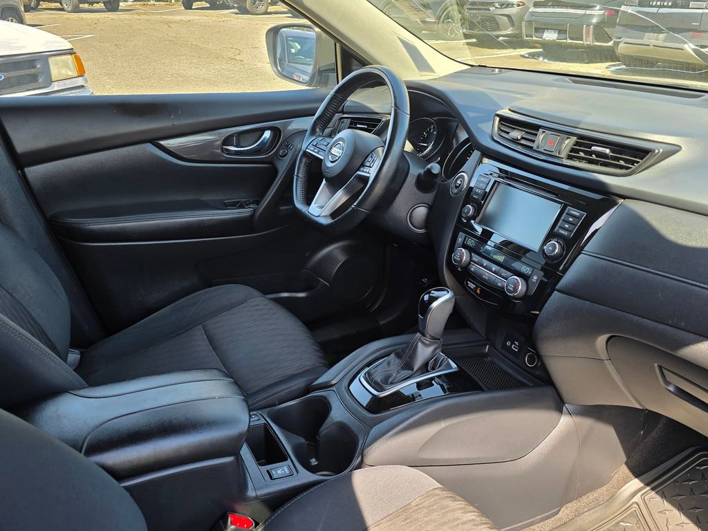 Used 2018 Nissan Rogue SV AWD/4WD image 11