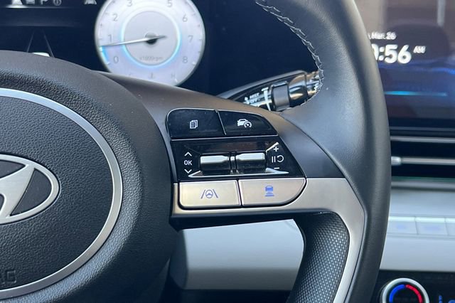 Used 2025 Hyundai Elantra Limited image 30