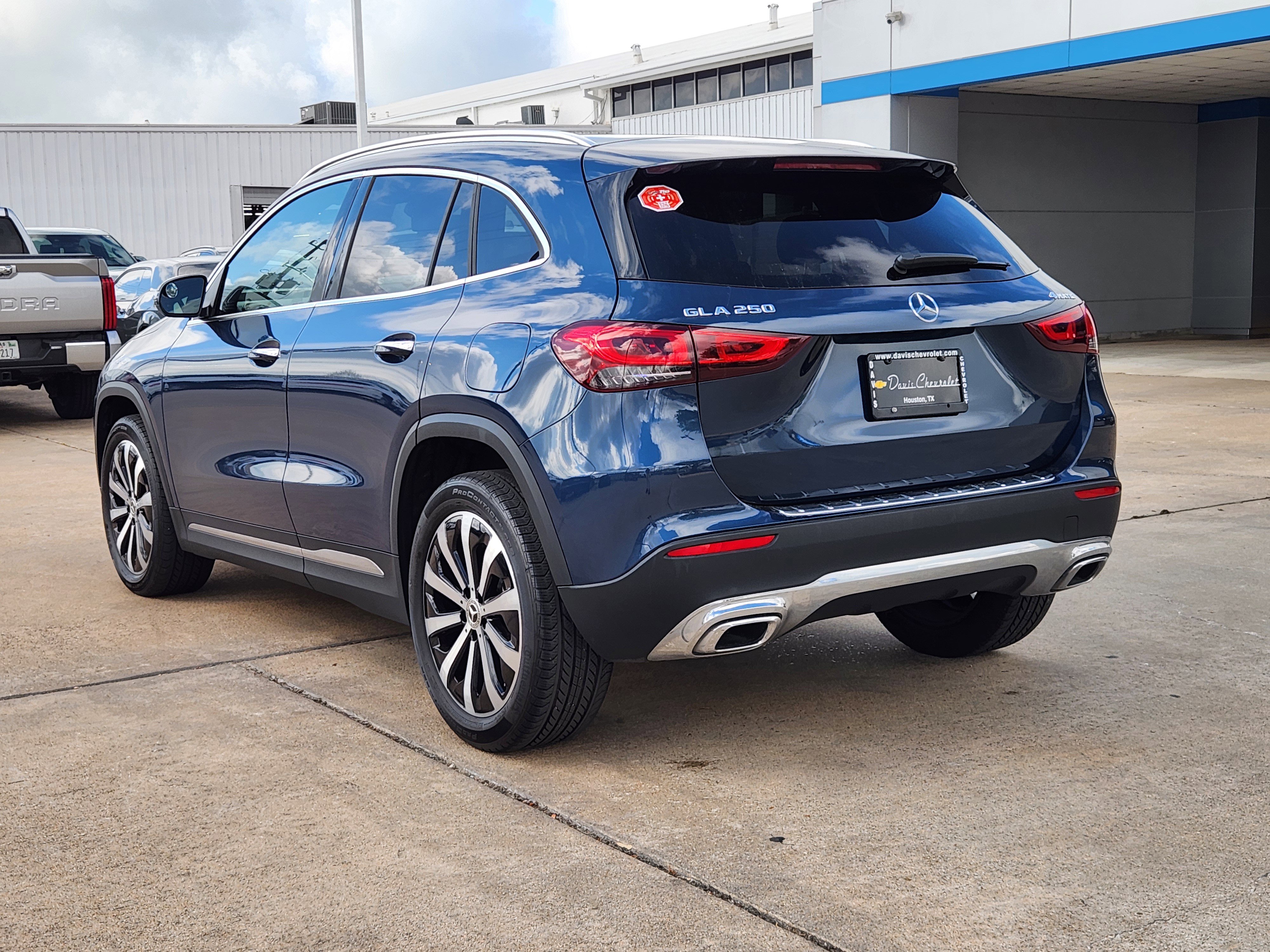 Used 2023 Mercedes-Benz GLA 250 4MATIC image 8