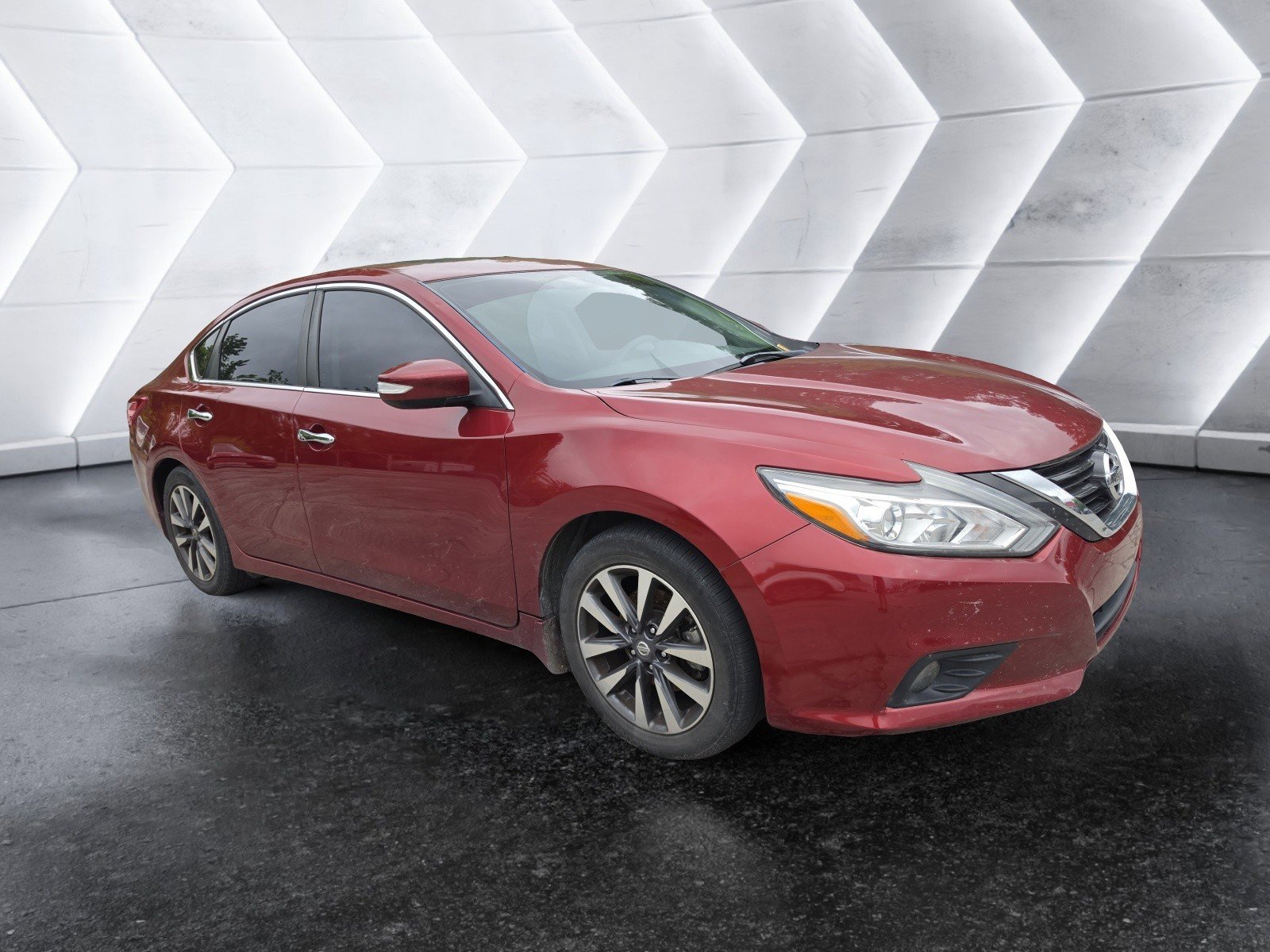 Used 2017 Nissan Altima 2.5 SV w/ Convenience Package FWD image 1