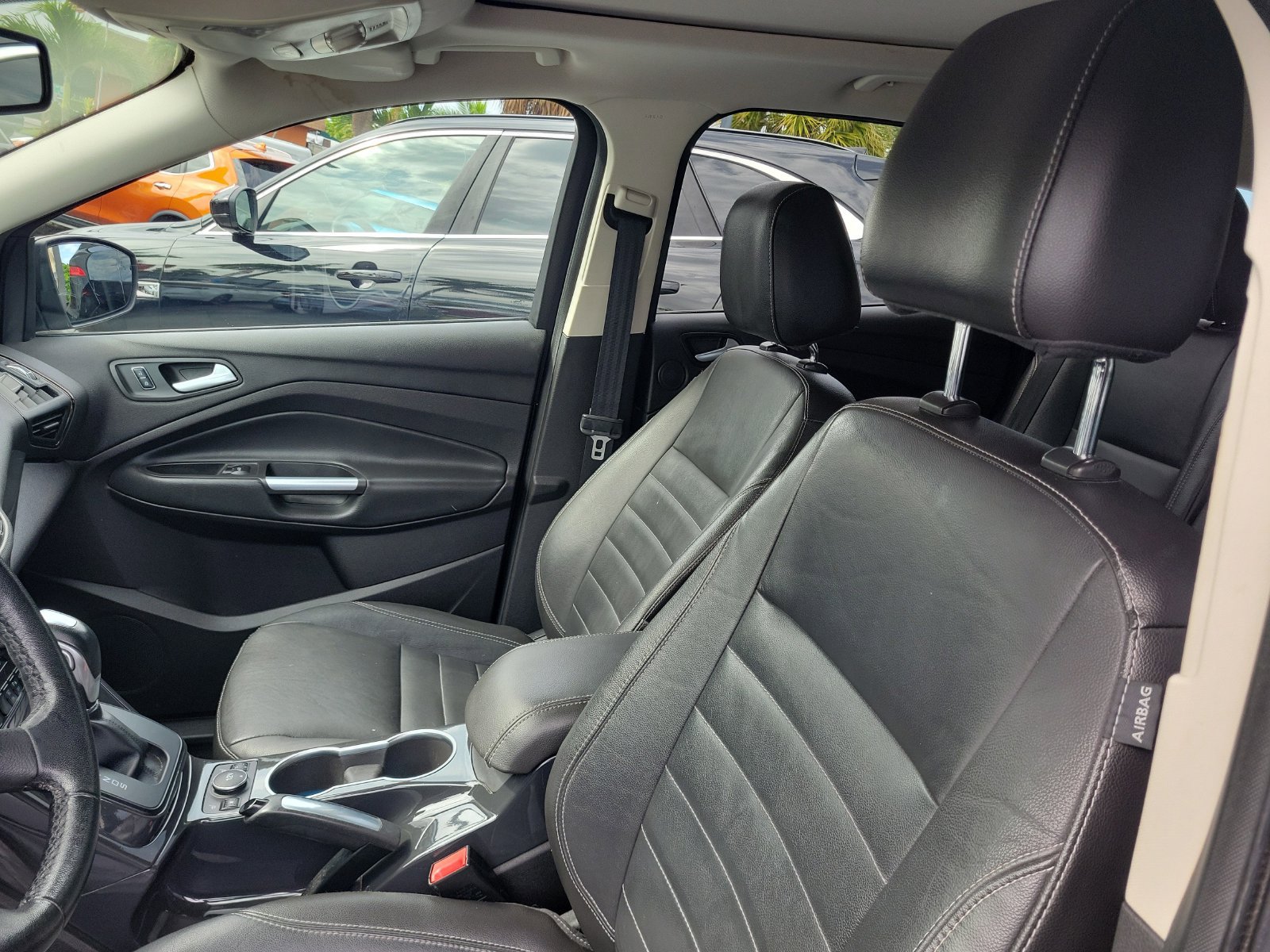 Used 2015 Ford Escape Titanium w/ Equipment Group 301A AWD/4WD image 8