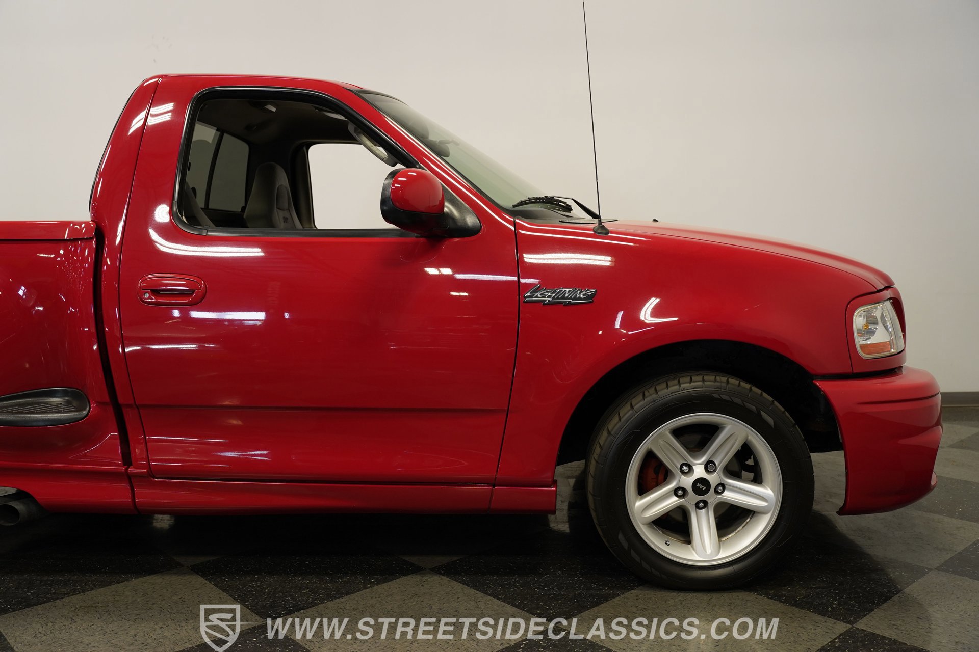 Used 2003 Ford F150 Lightning RWD image 34