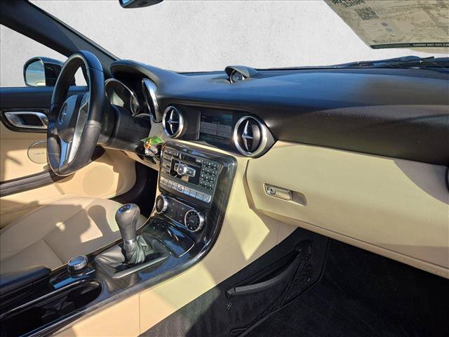 Used 2013 Mercedes-Benz SLK 250 image 15