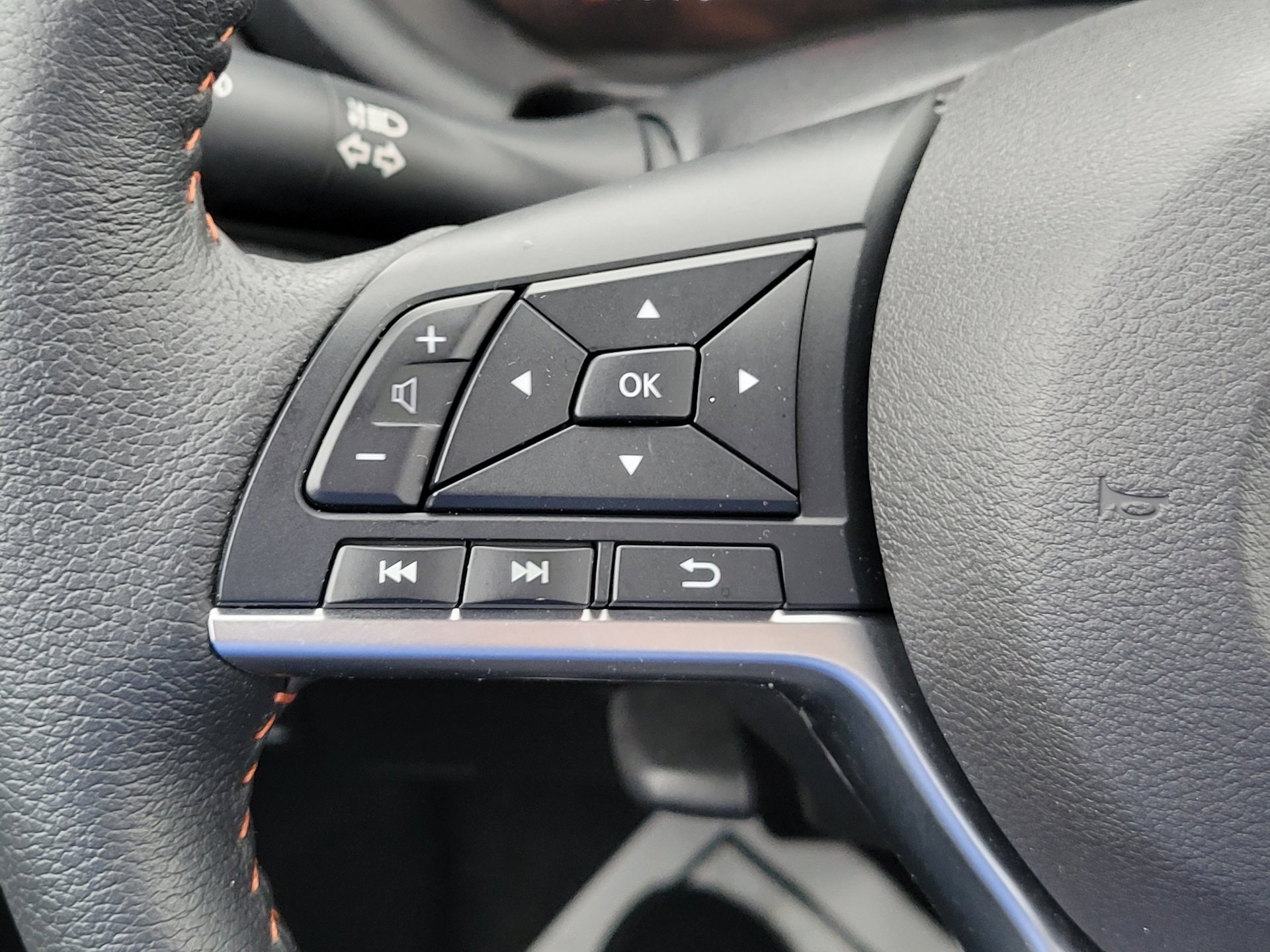 Certified 2023 Nissan Kicks SR w/ SR Premium Package image 22